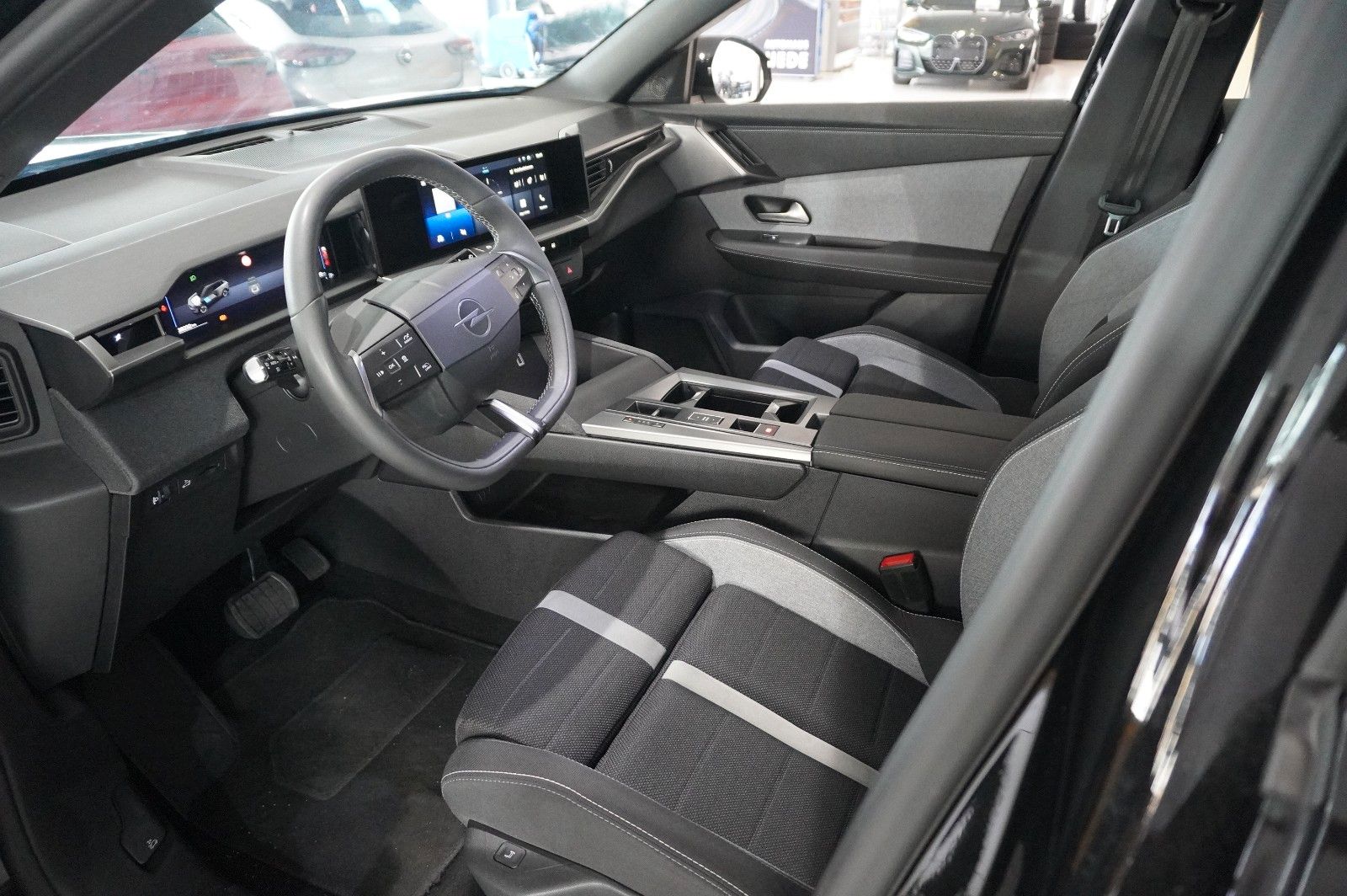 Fahrzeugabbildung Opel Grandland 1.2 48V HYBRID NAVI/LED/KAMERA/DAB+