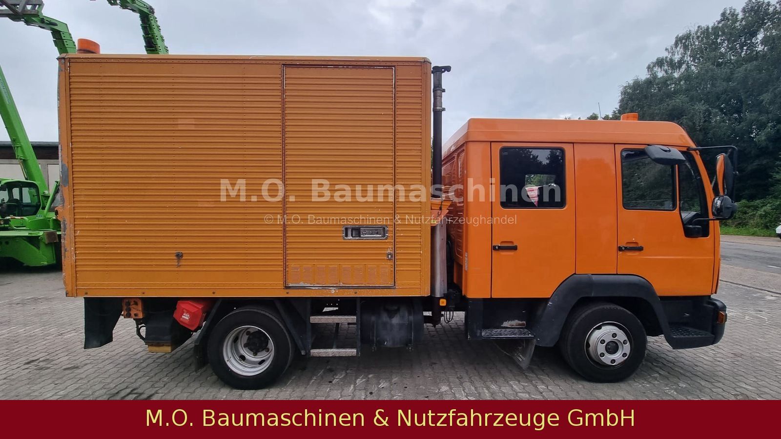 Fahrzeugabbildung MAN LE 8.180 / Doppelkabine / Koffer / Rampe