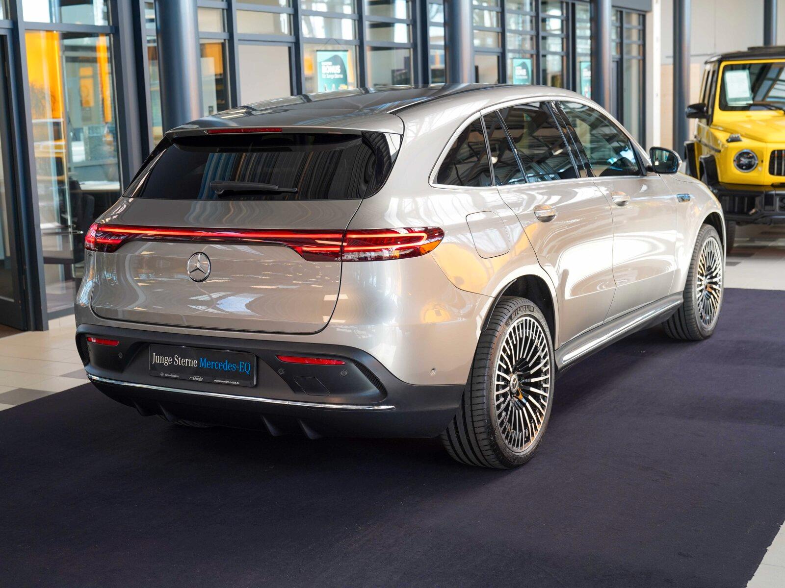 Mercedes-Benz EQC 400 4M AMG Line Vielspeiche Burmester mojave