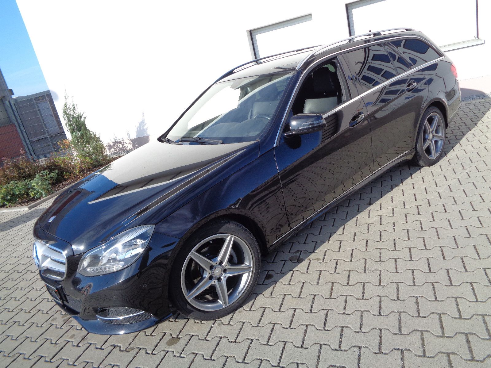 Mercedes-Benz E 200T AV.Aut.Navi.Park.Ass.LED Klimaaut.AMG 18