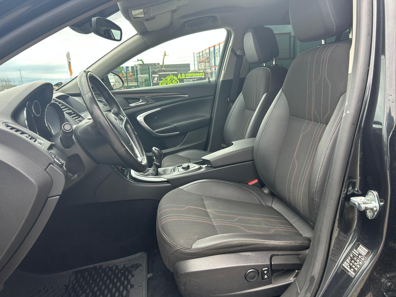 Opel Insignia 2012 — photo 11
