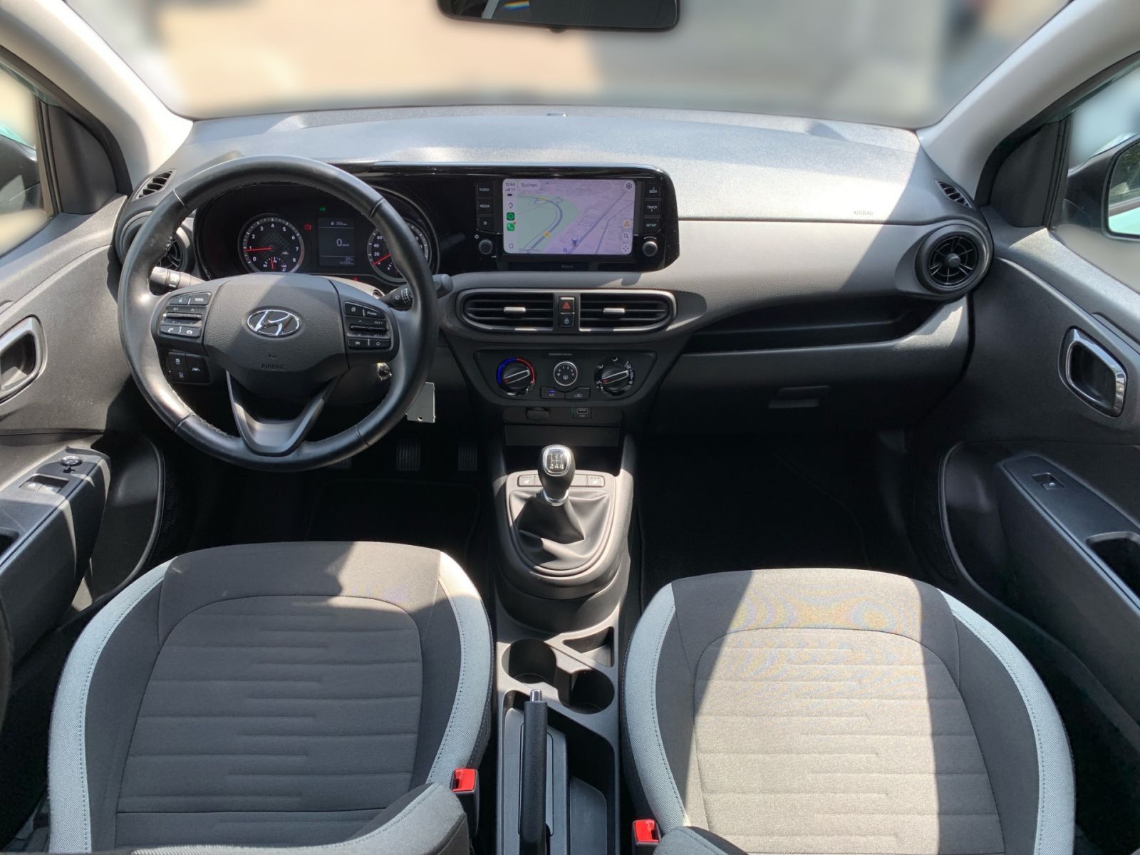Fahrzeugabbildung Hyundai i10 1.0 Edition 30 1 Hand 8xbereift