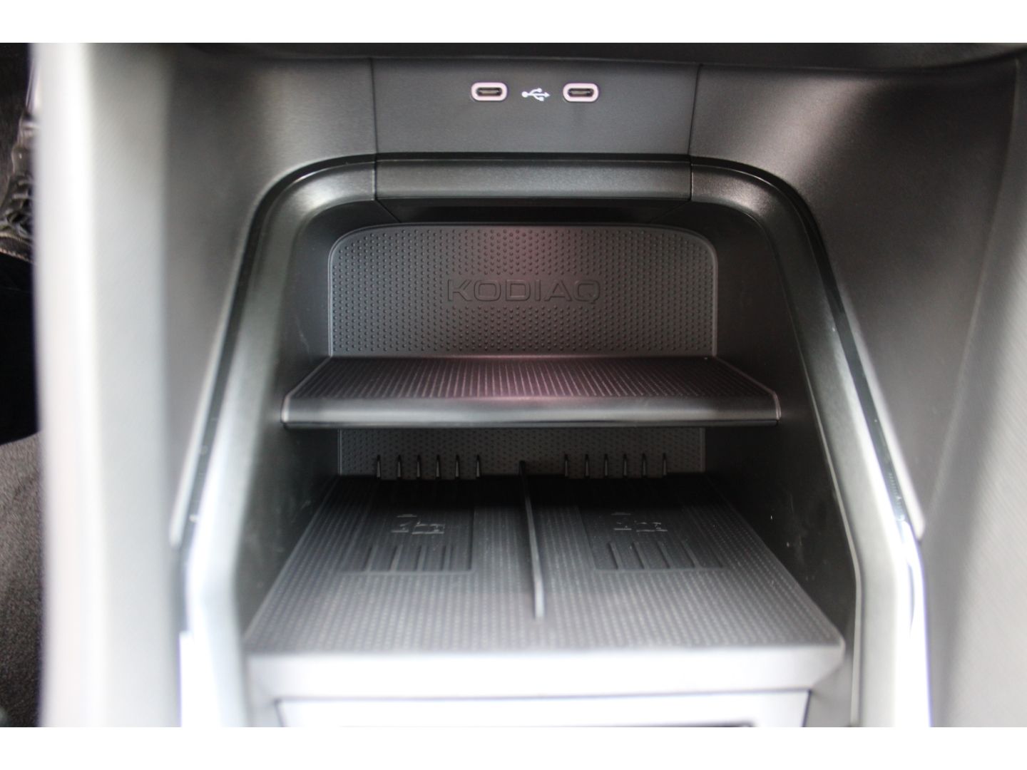SKODA Kodiaq 1.5 TSI mHEV Selection ACC LED AHK TWA RF - Image 30