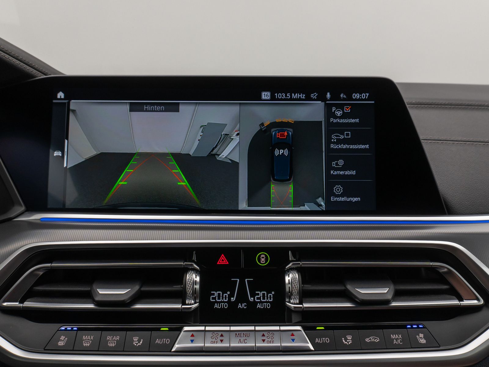 Fahrzeugabbildung BMW X5 xD40d M Sport 360° Laser HUD DAB Individual