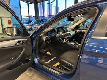 BMW 530 e Touring xDrive *Virtual Cockpit*AHK*LED*BT