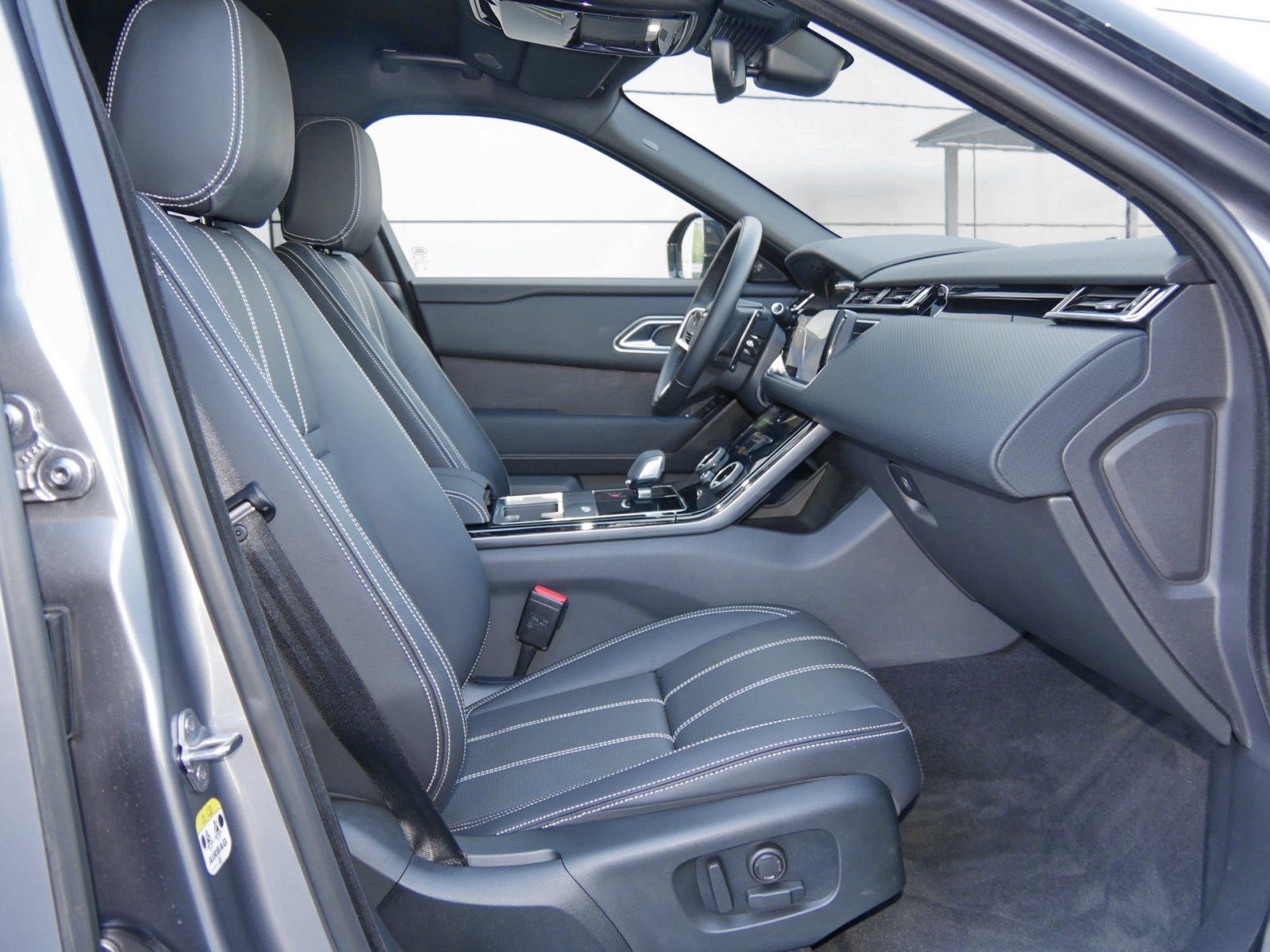Land Rover Range Rover Velar R-Dynamic SE imagem 3