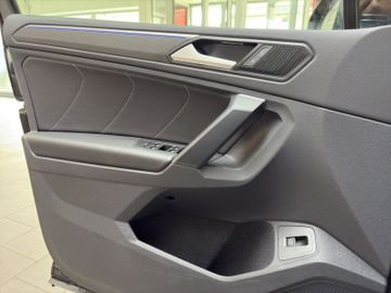 Bild 10 VW Tiguan 2.0 TDI R-Line DSG Black-Style+Matrix+A