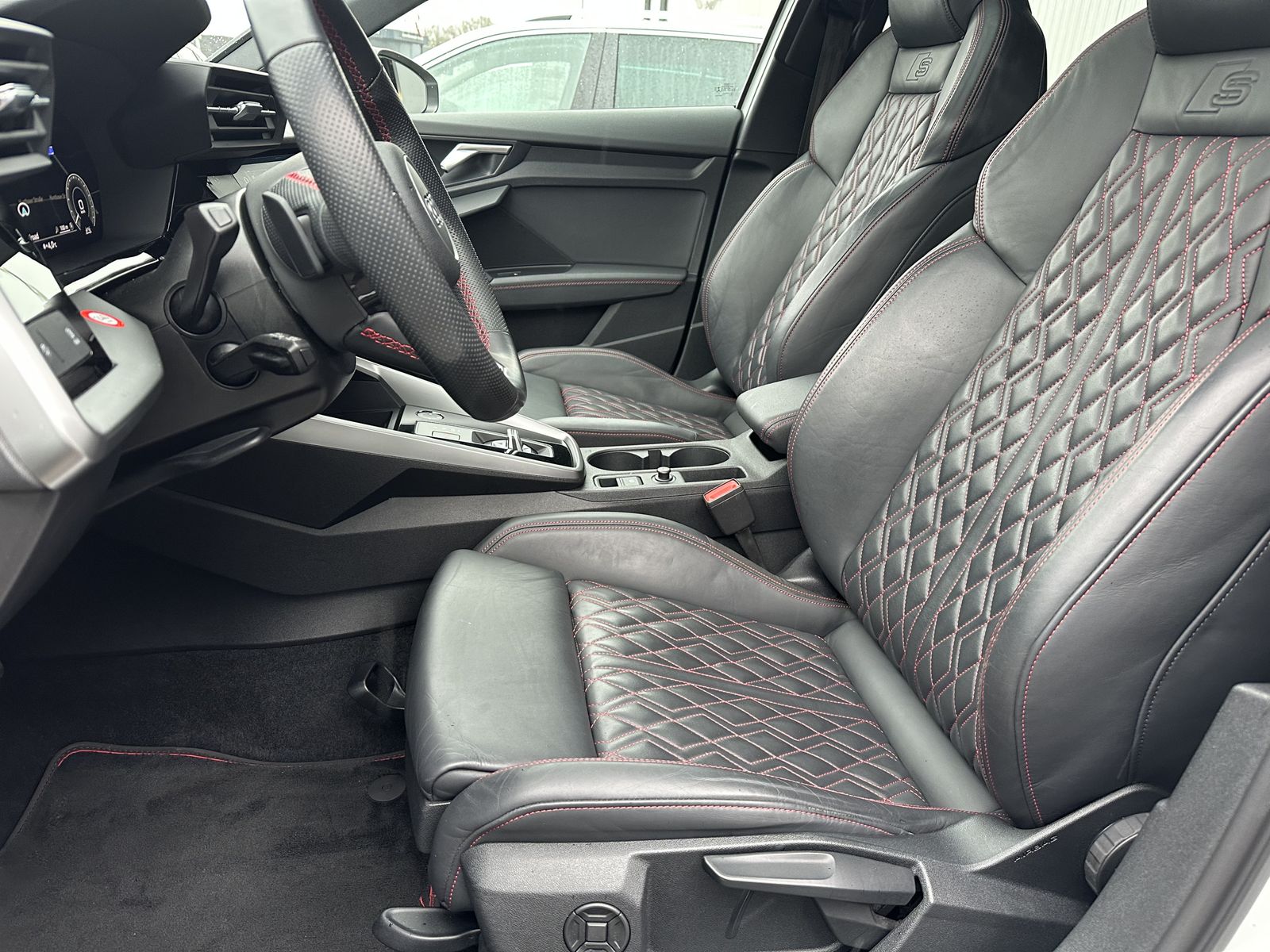 Fahrzeugabbildung Audi A3 SpB 40 TFSIe NAV+LED+VCOCKPIT+PANO+CARPLAY+PP