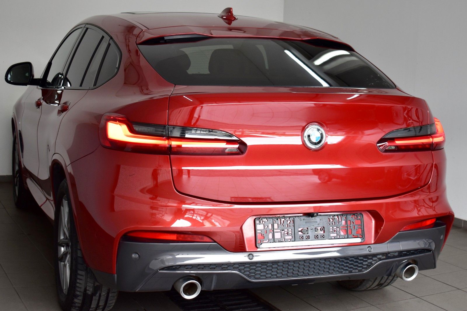 Fahrzeugabbildung BMW X4 20dA xDrive  M Sport Leder,Navi,LED,Panorama