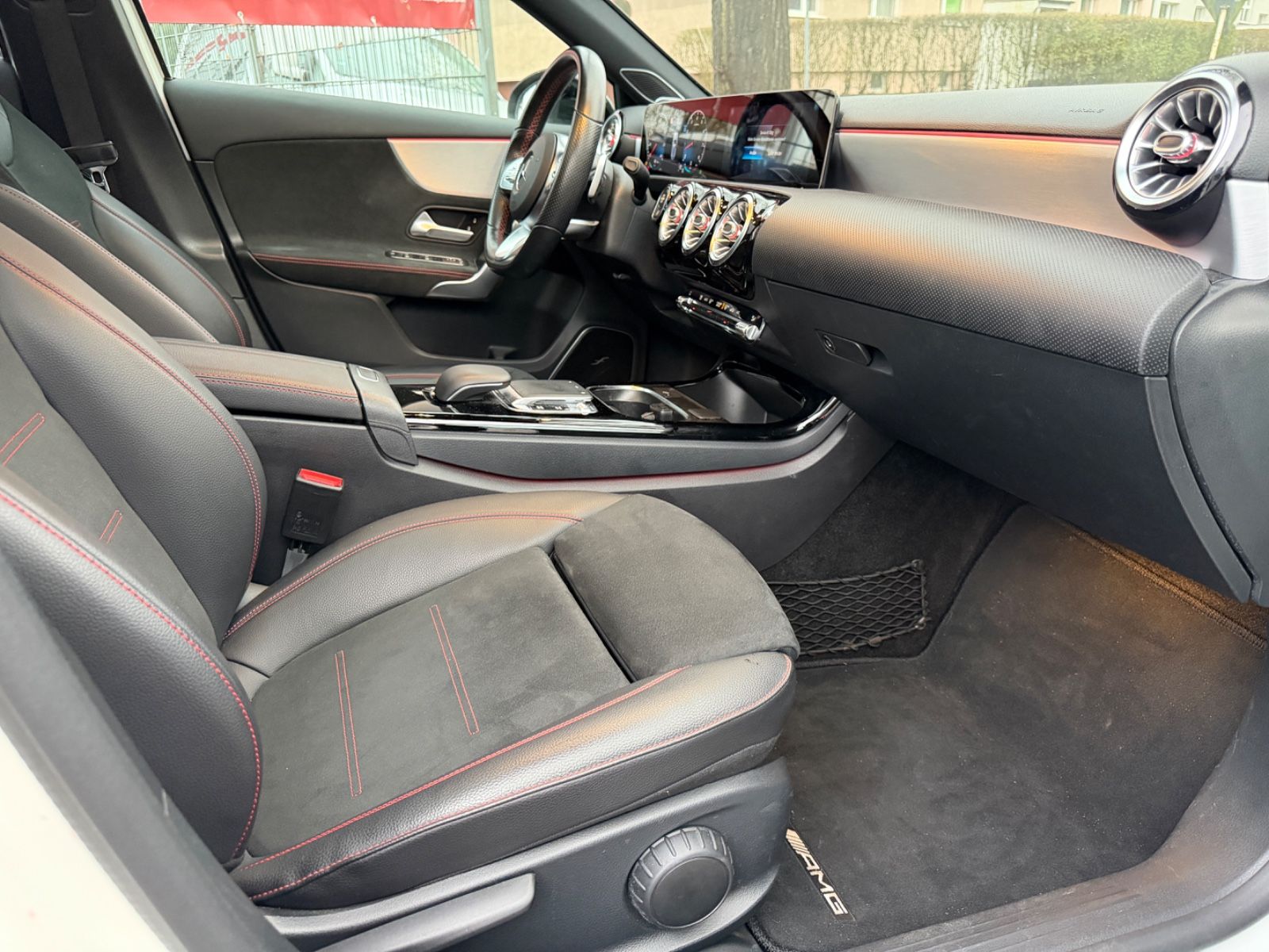 Fahrzeugabbildung Mercedes-Benz A 250 AMG Line*BURMESTER*PANO*ALCANTARA*