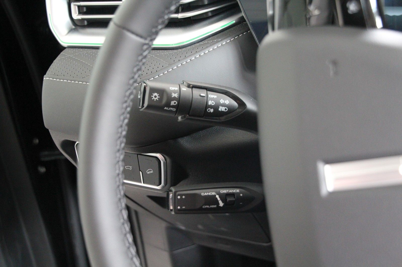 Fahrzeugabbildung GWM WEY03 LUXURY 4WD PHEV Pano, Sitzk., Winter