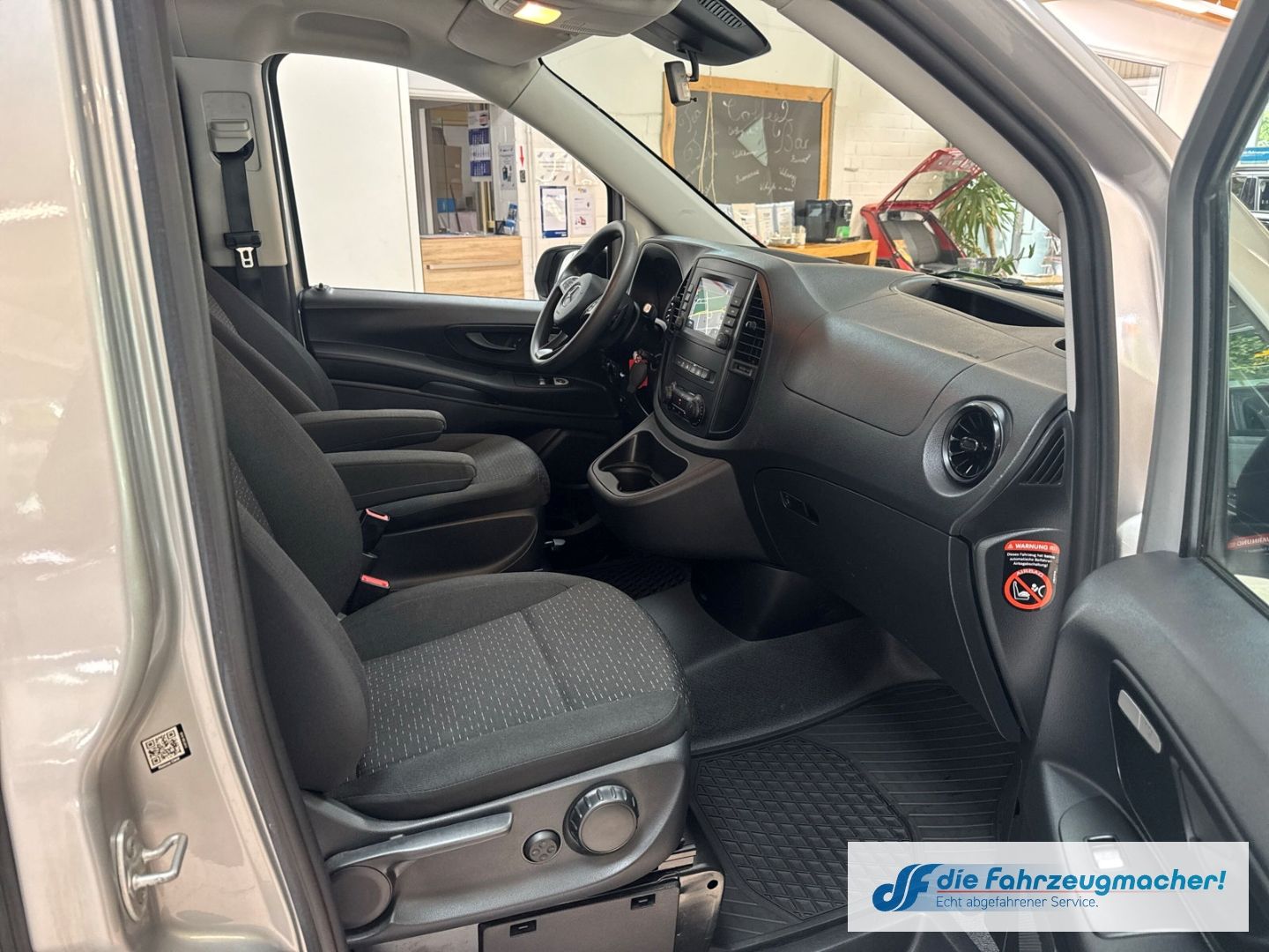 Fahrzeugabbildung Mercedes-Benz Vito Mixto 114 CDI 4x4 kompakt Navi Digitales Co