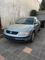 Volkswagen Vw Passat 1.6 Limousine - Volkswagen Passat aus 1996