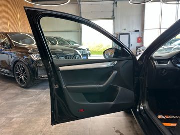 Skoda Octavia *2-ZONEN*SZHZ*NAVI*TEMPO*PDC*
