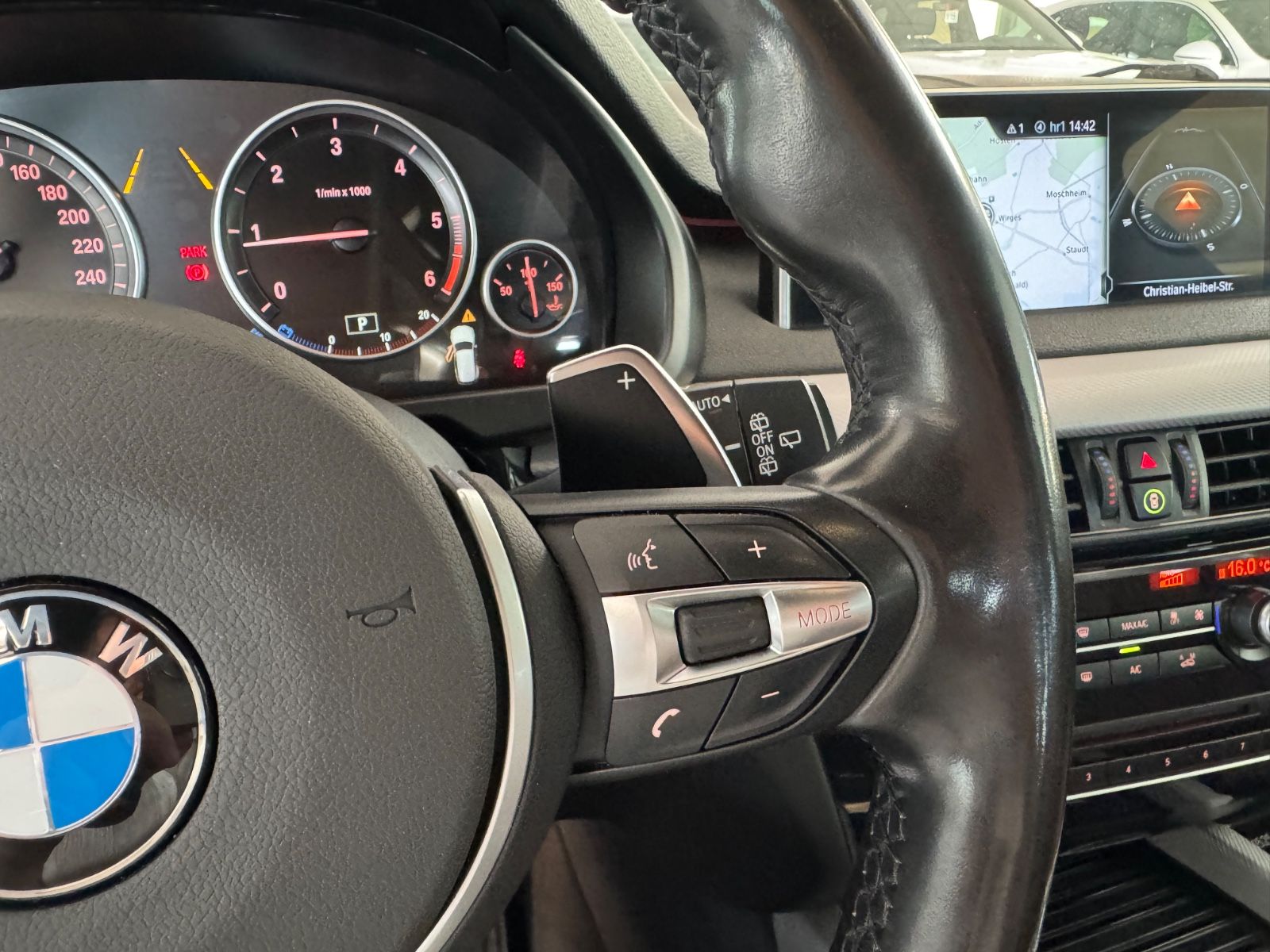 Fahrzeugabbildung BMW X5 sDrive 25 d/M-Paket/Leder/AHK/R-Cam/Xenon/SHZ