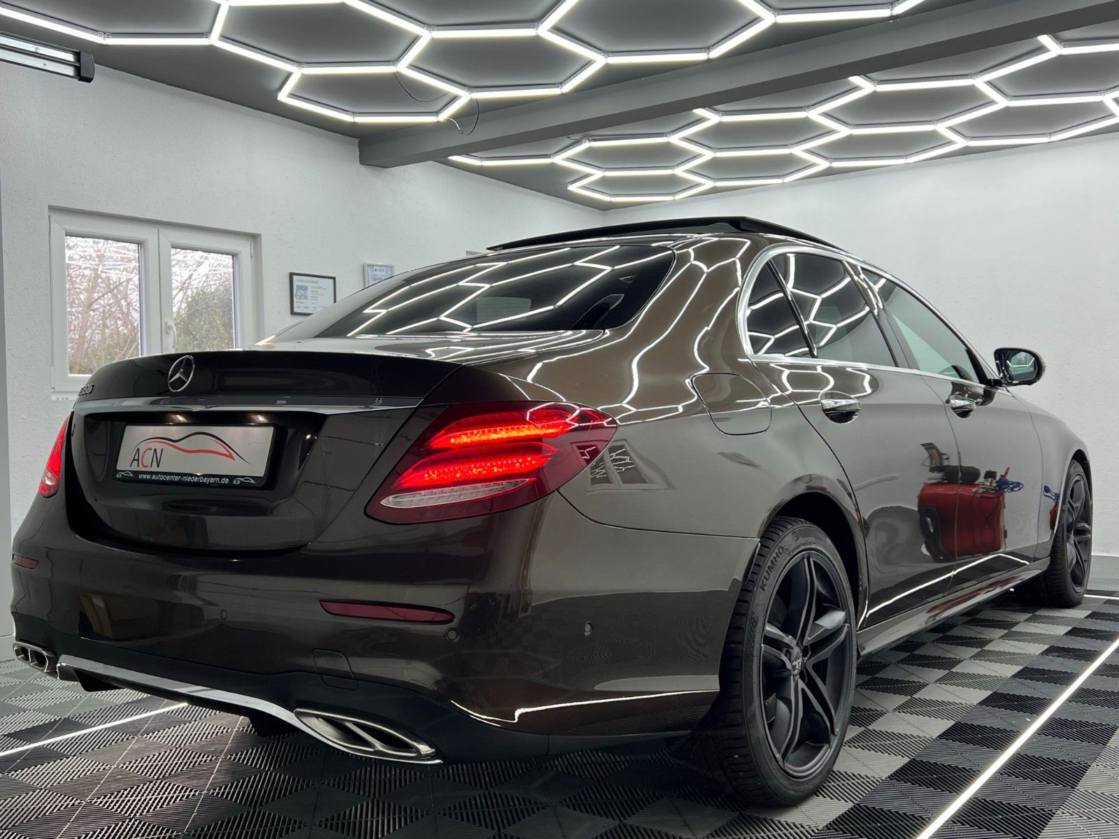Fahrzeugabbildung Mercedes-Benz E 350 d AMG-LINE/MASSAGE/BURMESTER/DESIGNO/WIDE
