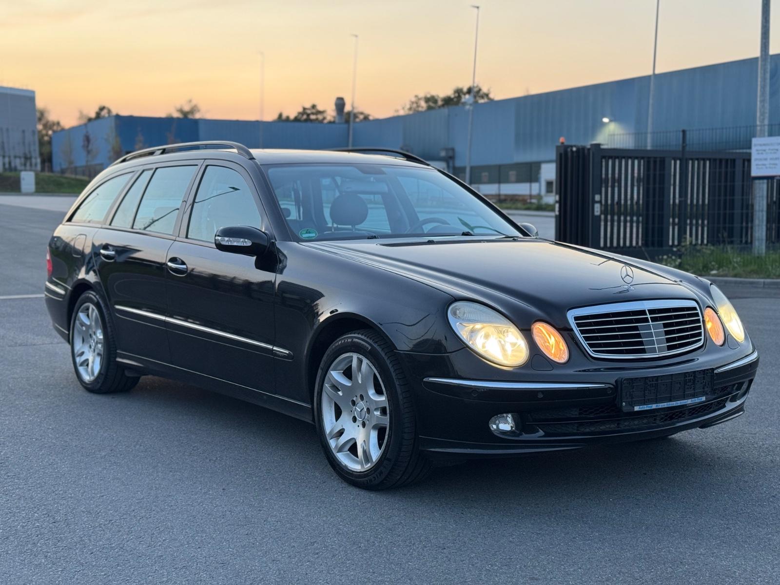 Mercedes-Benz E350 2005 — rear view