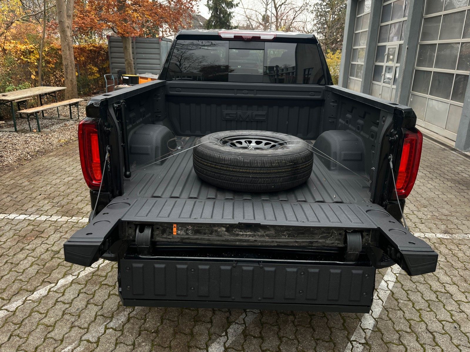 Fahrzeugabbildung GMC Sierra 1500 AT4 6.2*360°*AHK*22Zoll*HeadUp