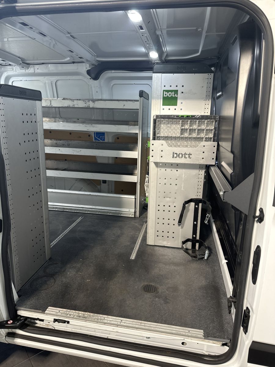 Fahrzeugabbildung Ford Transit Custom 340 L1H1 NAV+KAMERA+SHZ+PARKPILOT