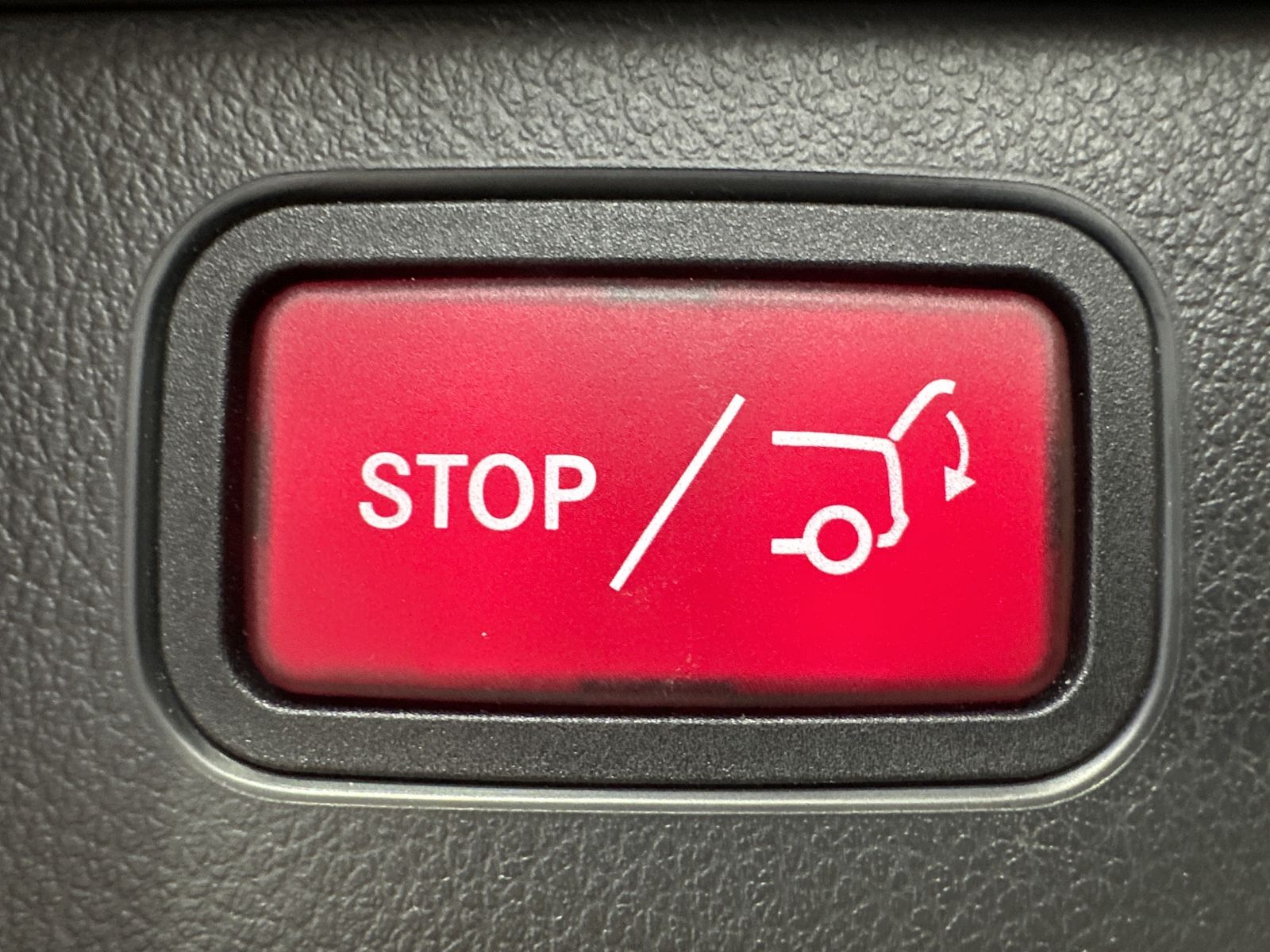 Fahrzeugabbildung Mercedes-Benz C 200d T Avantgarde NAV+LED+KAM+VCOCK+CARPLAY+PP