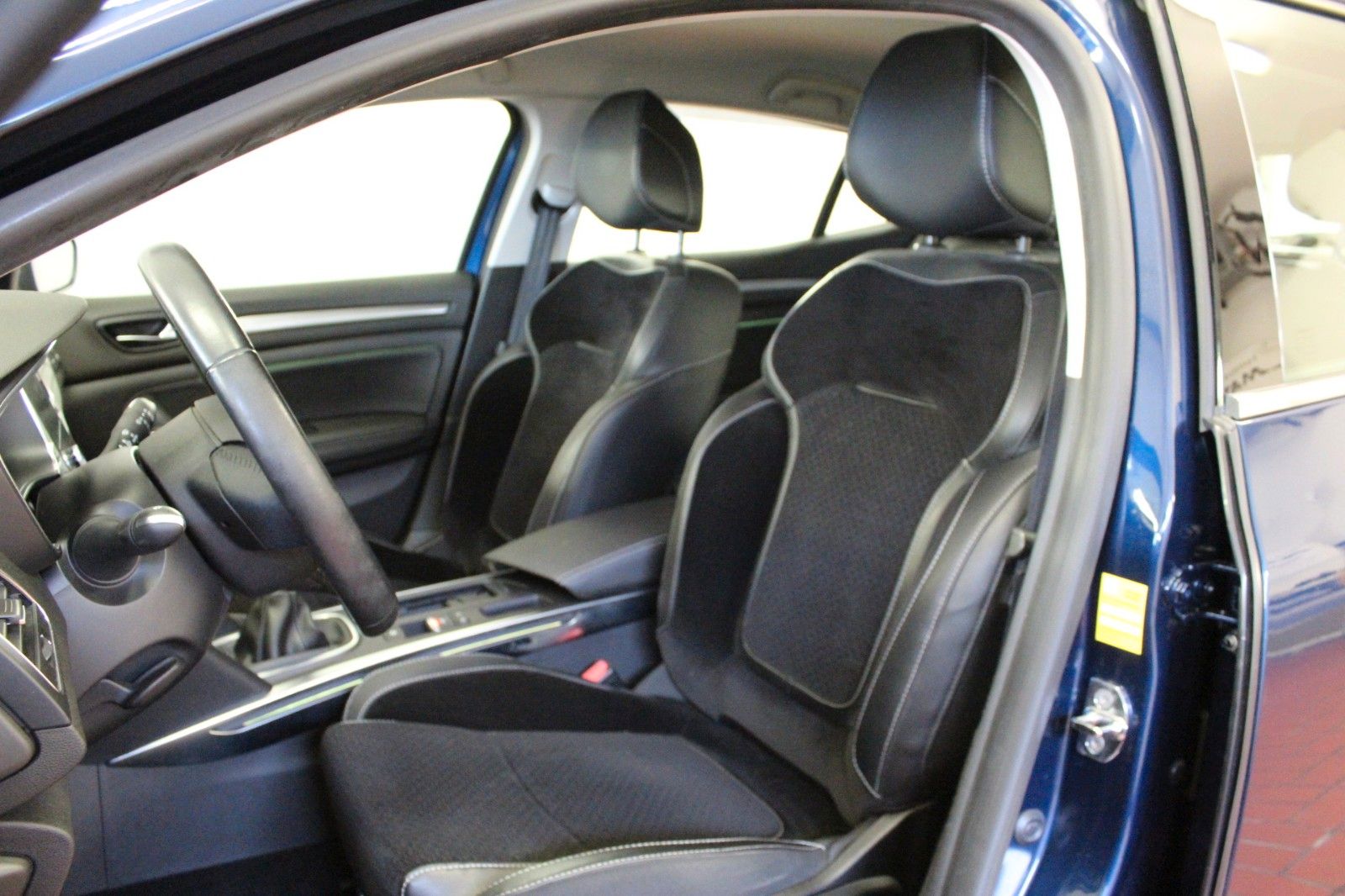 Fahrzeugabbildung Renault Megane ENERGY TCe 130 Intens/*Winterräder