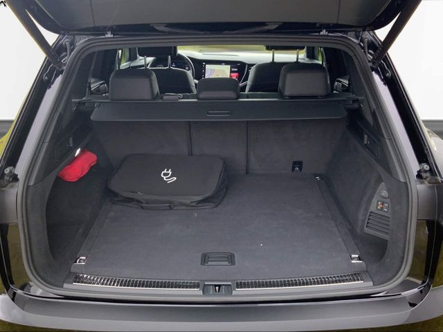 Touareg 3.0 V6 Ele 4M Pan,RFK,Nav,Shz