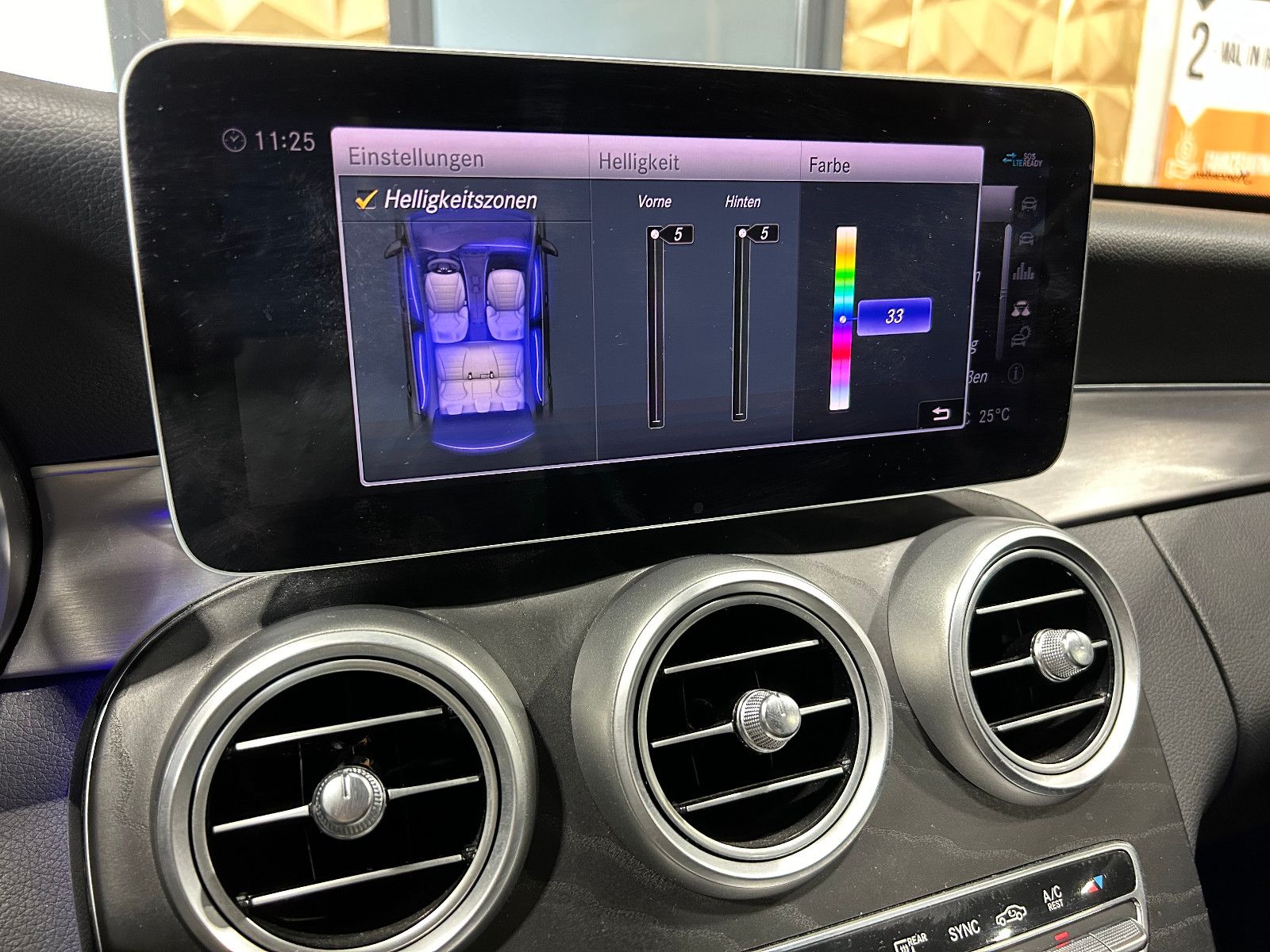 Fahrzeugabbildung Mercedes-Benz C 220 d/AMG-PAKET/PANO/ACC/360°/APPLE