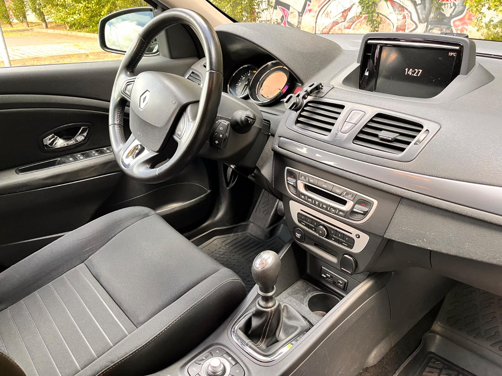 Renault Megane 2015 — photo 13