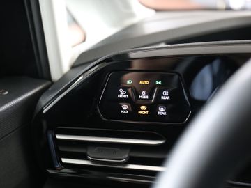 Volkswagen Caddy Maxi eHYBRID DSG STYLE ACC KAM 7SITZ AHK