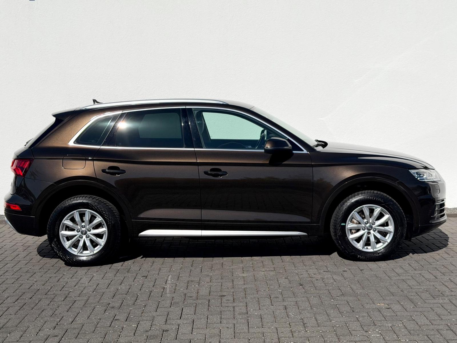 Audi Q5 2.0 TFSI quattro design /NAVI/LED/CAM/1.HAND/