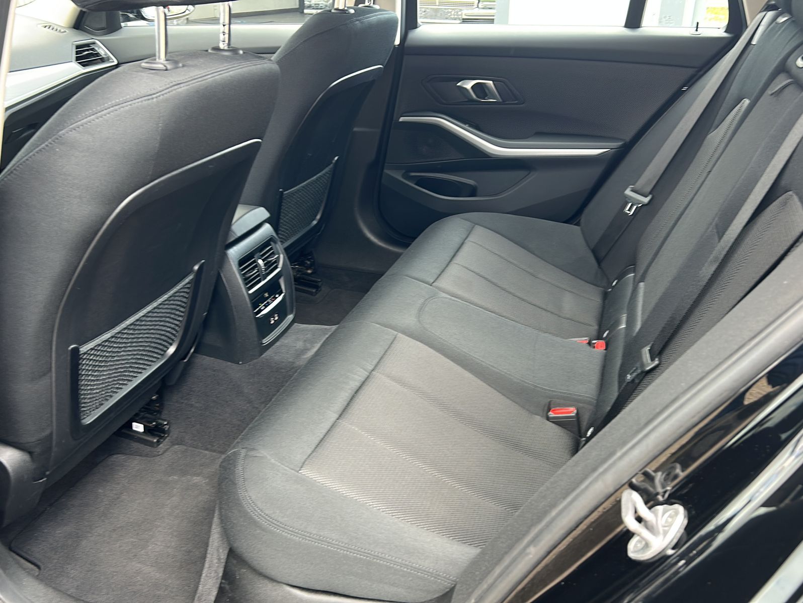 Fahrzeugabbildung BMW 320d Touring