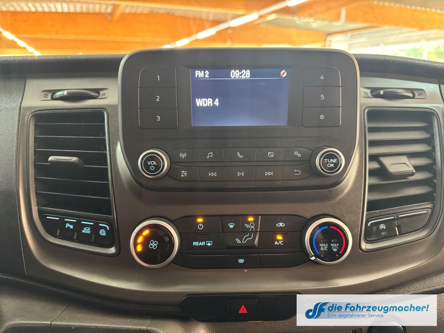 Fahrzeugabbildung Ford Transit Custom Tourneo 320 L1 Trend 2.0 TDCi EU6