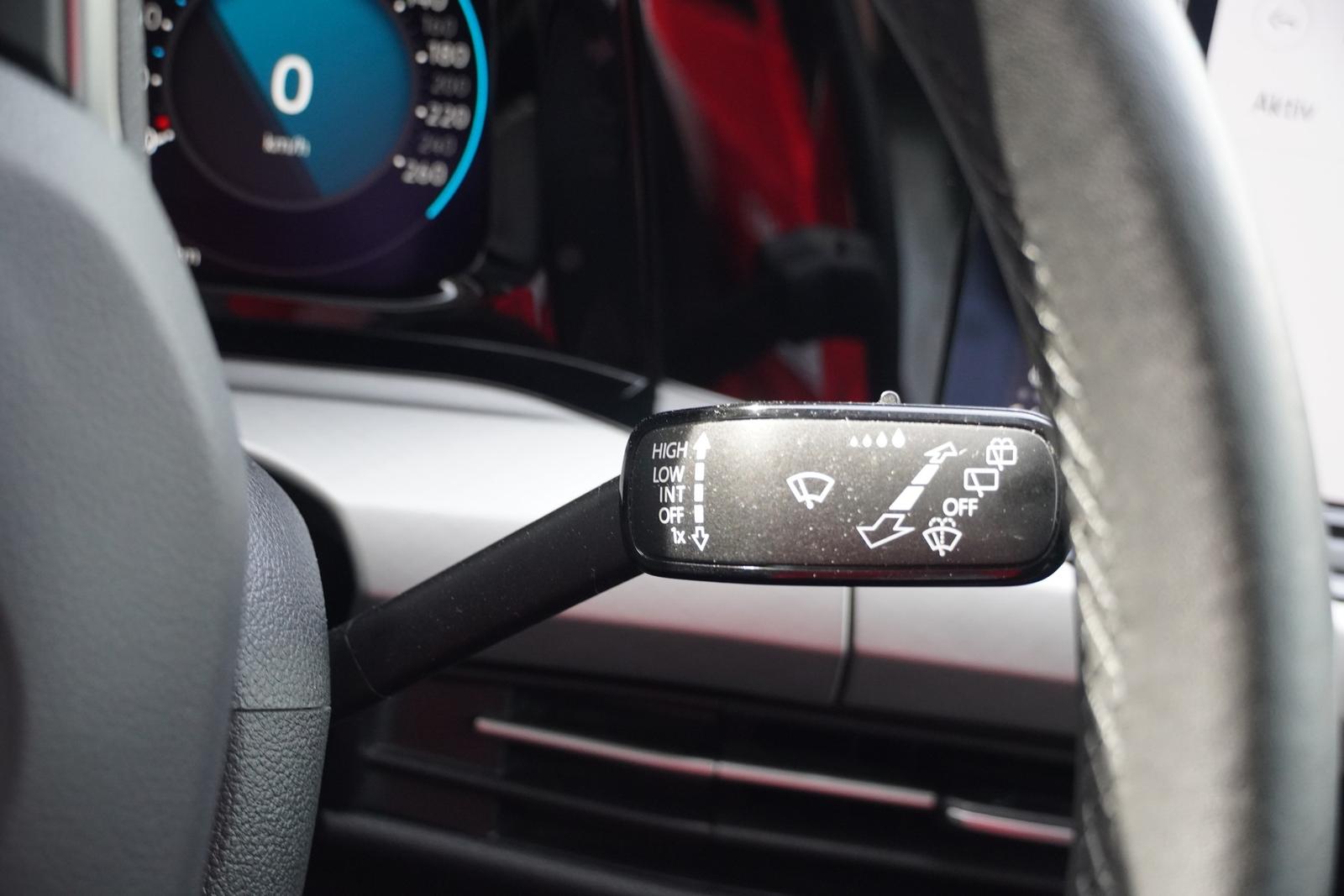 Volkswagen Golf Variant 1.0 eTSI DSG Life LED ACC AHK Navi, миниатюра 26
