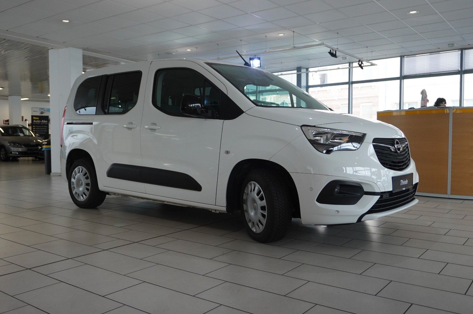 Fahrzeugabbildung Opel Combo Life 1.5D ELEGANCE NAVI/LED/KAMERA/SH/AHK