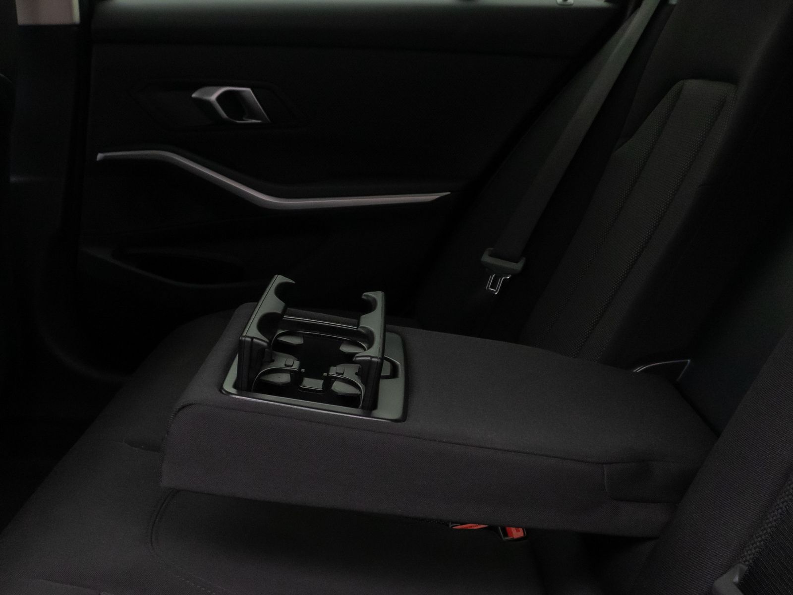 Fahrzeugabbildung BMW 318i Kamera DAB Sportlenkrad CockPit+ Alarm LED