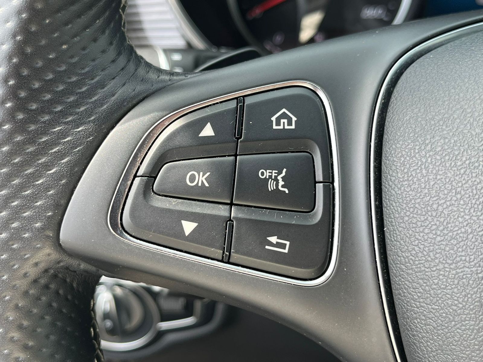 Fahrzeugabbildung Mercedes-Benz V 250 d EDITION 21 kompakt AMG NIGHT*LED*LEDER
