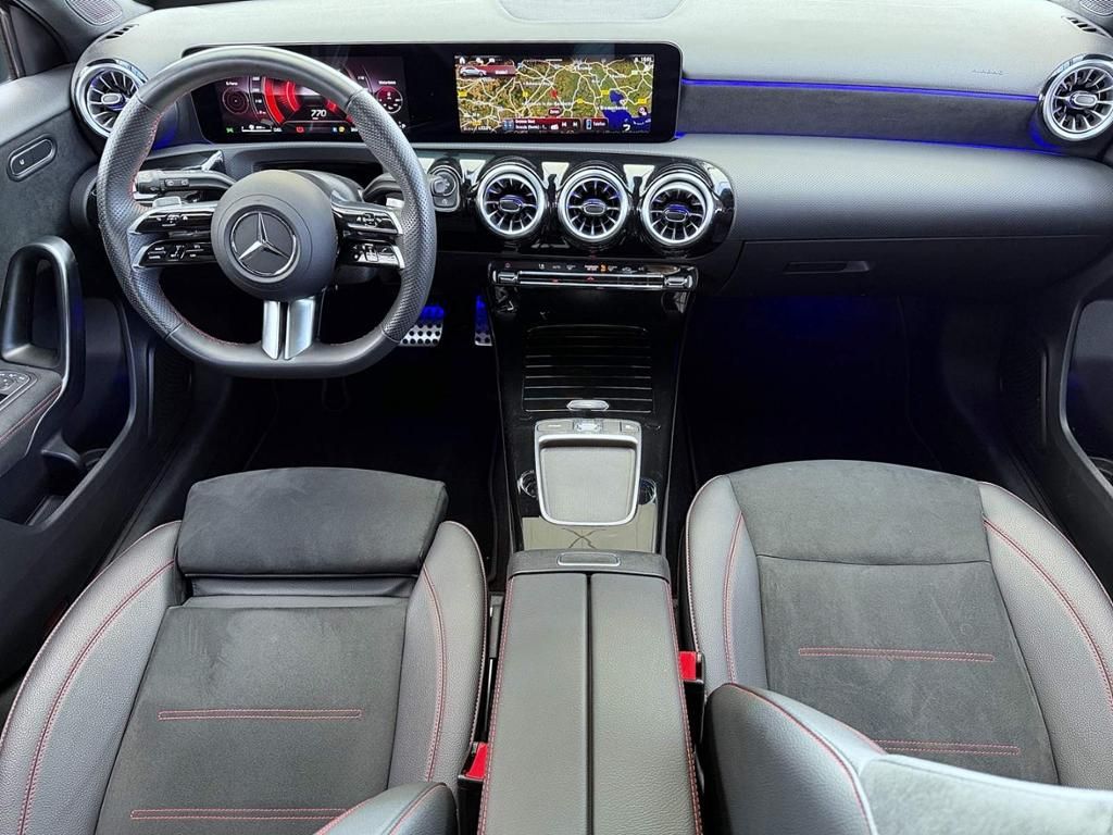 Mercedes-Benz A 200 d AMG Pano KEYLESS CarPlay Ambienteb foto 2
