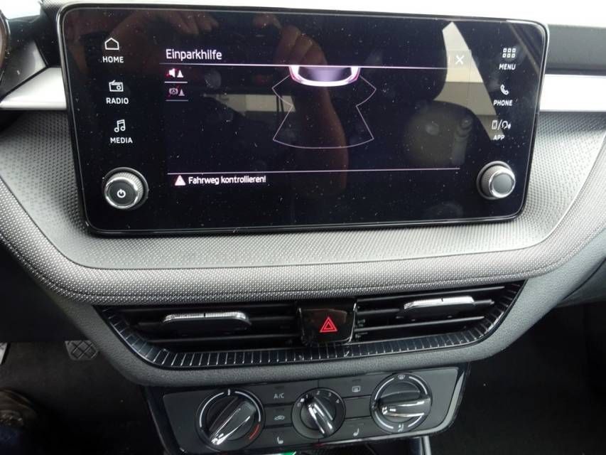 Fahrzeugabbildung SKODA Fabia 1.0 MPI Selection Klima Tempomat