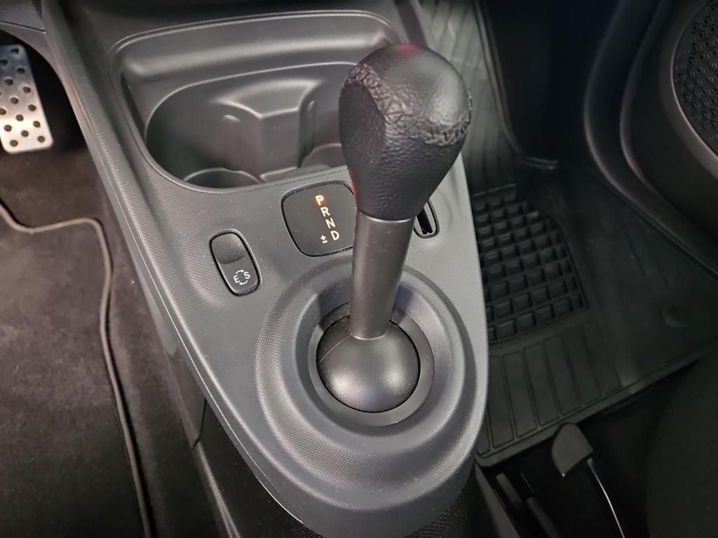 Fahrzeugabbildung Smart fortwo 52 kW twinamic KlimaA SHZ AUT LM LED PDC