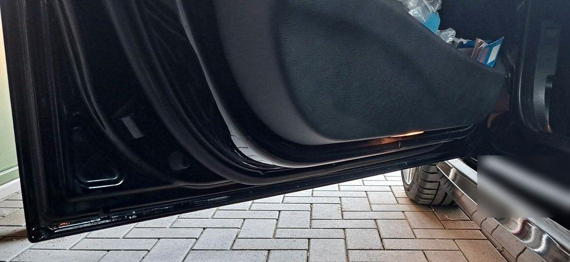 BMW 318 2009 — photo 13