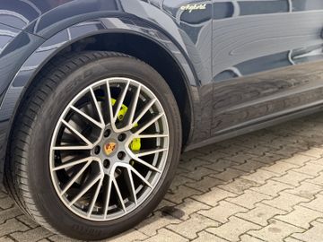 Porsche Cayenne - 5