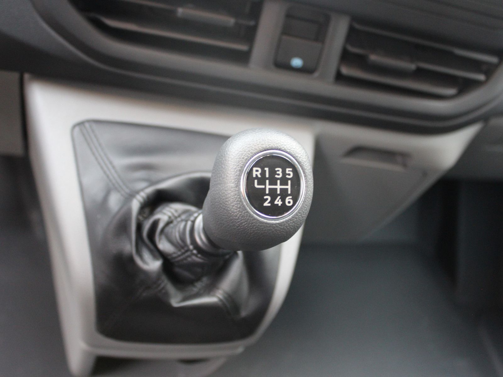 Fahrzeugabbildung Ford Transit Custom Kasten 280 L1 Basis 2,0EcoBlue
