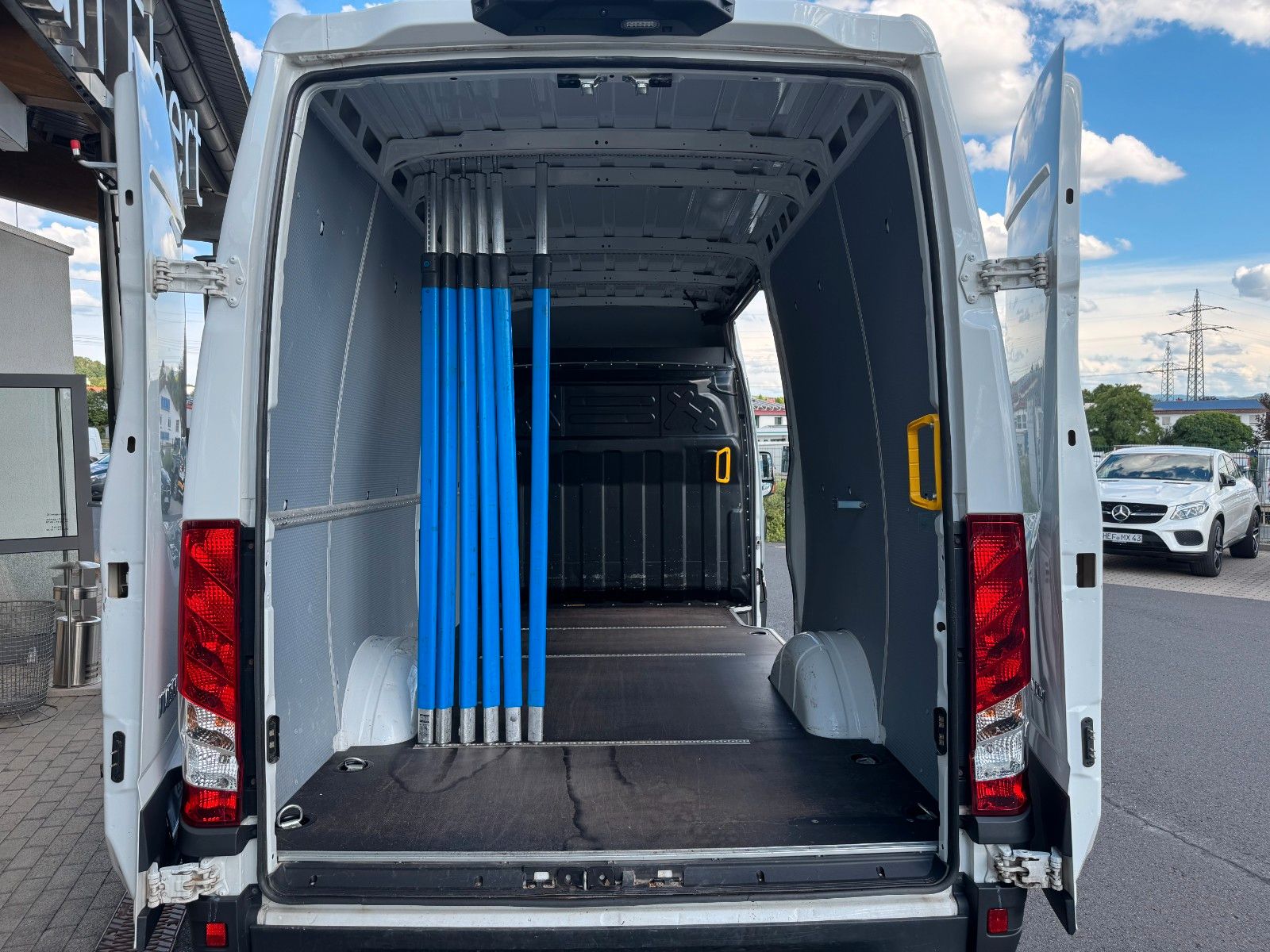 Fahrzeugabbildung Iveco Daily 35S16 *R3.520mm*Automatik*AHK*LED*