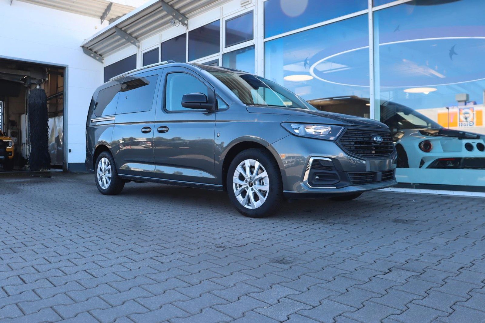 Ford Tourneo Connect Titanium PHEV 5-Sitzer 0,0% FIN*