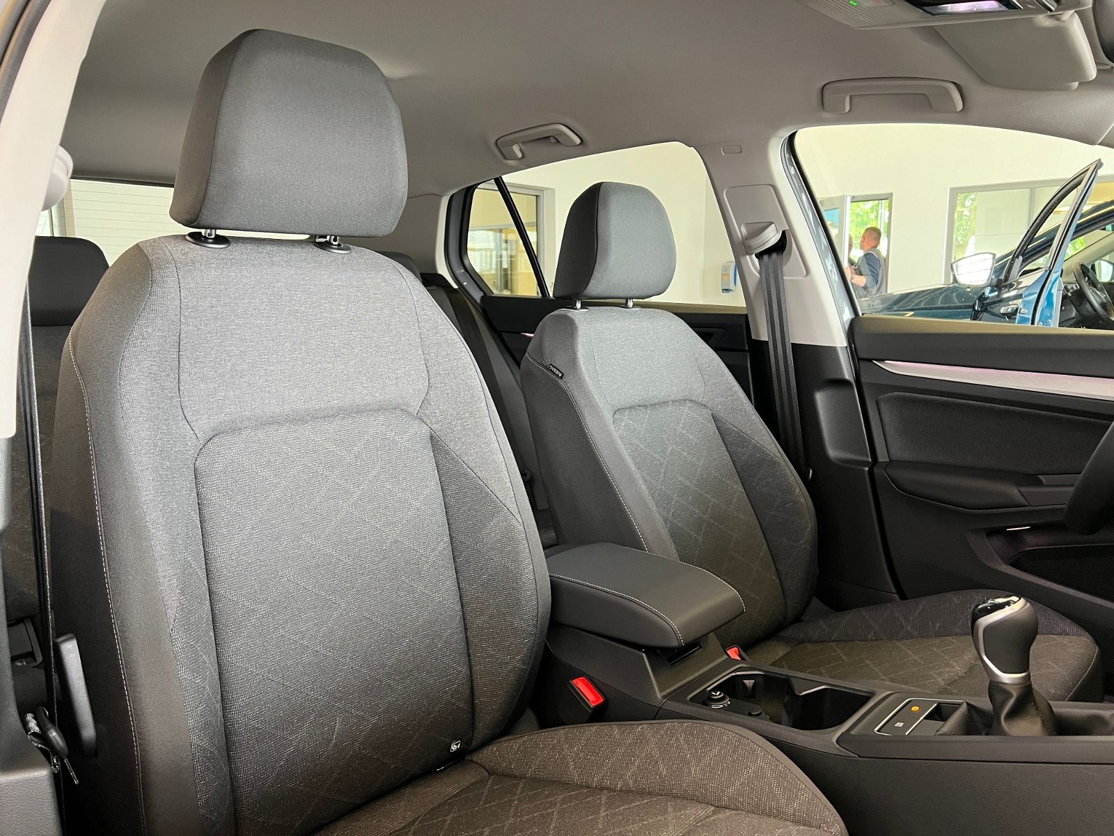 Fahrzeugabbildung Volkswagen Golf VIII Life 1.0 TSI *LED, ACC, Ready2Discover
