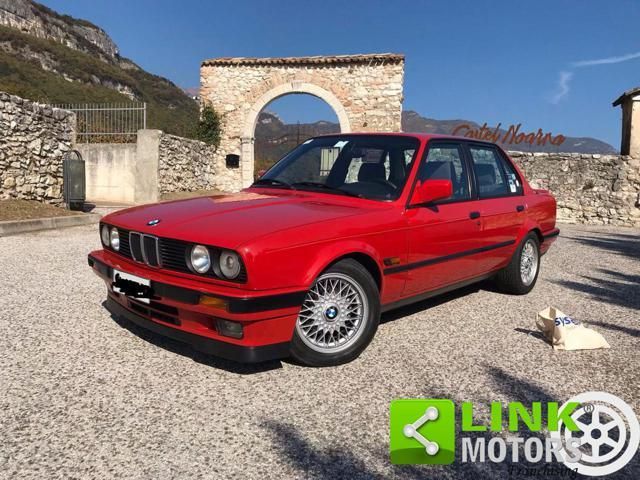 BMW 320 is 4 porte