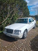 Mercedes-Benz E 280 Automatik - Mercedes-Benz E 280 aus 1993