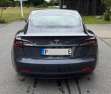 Tesla Model 3 RWD AHK sehr gepflegt Panorama  - Tesla Model 3 in Hamburg