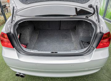 Fahrzeugabbildung BMW Lim. 330d xDrive  |LEDER|PDC|XENON|SHZ|