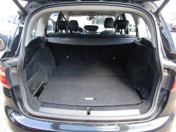 BMW 216 - 11